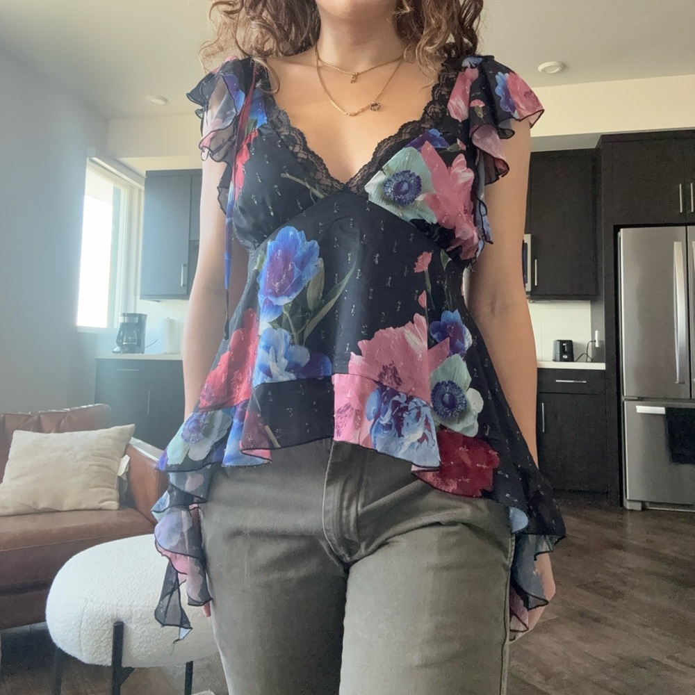 Black floral top!